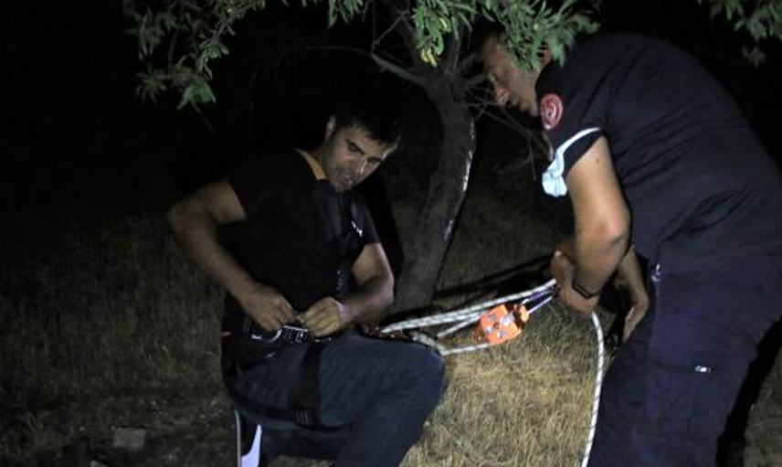 Elazığ’da Uçurumun Eşiğinde Kalan Kadın İçin Film Sahnelerini Aratmayan Bir Operasyon Düzenlendi