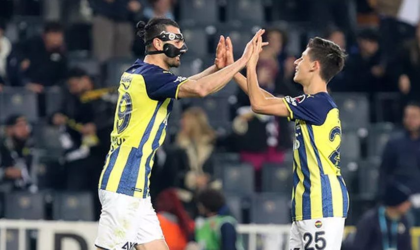 Fenerbahçe'nin Hatayspor Karşılaşmasında Arda Güler İle Serdar Dursun Arasında Dikkat Çeken Diyalog