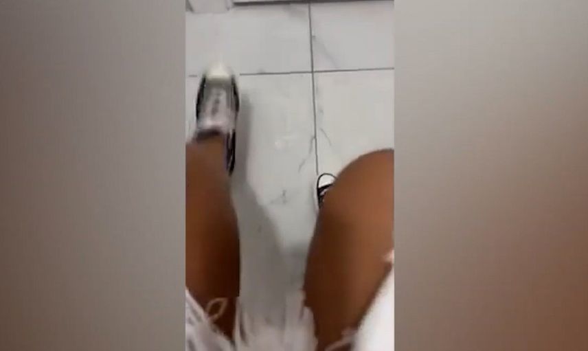 Narin Yarim'in Banu Parlak'ı kendini ifşaladı! İkinci Kerimcan Durmaz vakasına hazır olun! Banu Parlak tuvaletten fermuarı açık video paylaştı