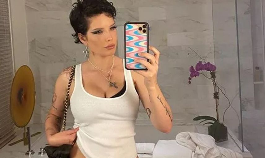 Alev Aydın’la evli olan şarkıcı Halsey’in iç çamaşırlı pozları beğeni rekoru kırdı