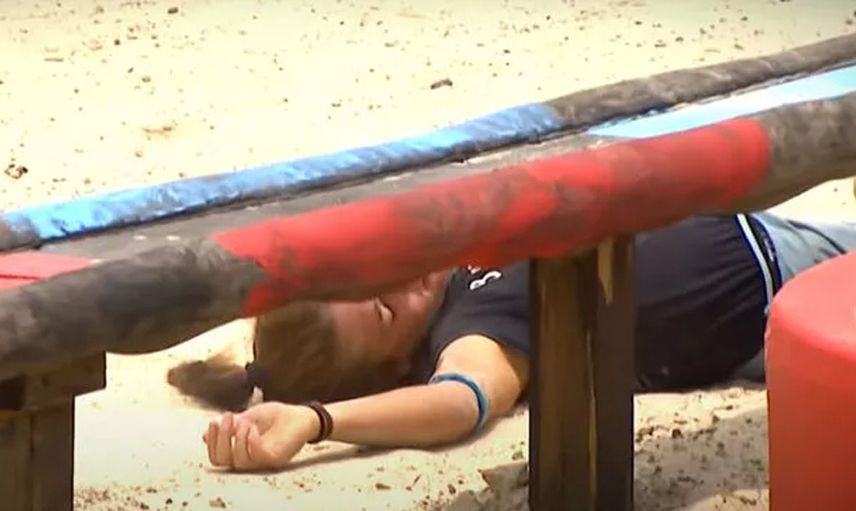 Survivor’da herkesi korkutan anlar! Nisa Bölükbaşı biranda yere yığılıp kaldı