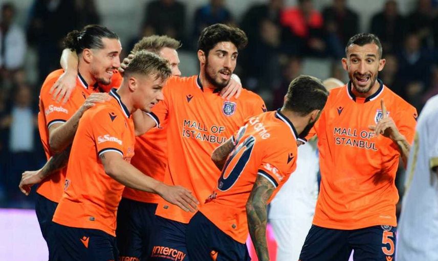 Antalyaspor, Başakşehir Forması Giyen Enzo Crivelli'yi Transfer Etti!