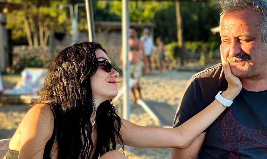 Sevgilim daha açık giyinmemi istiyor demişti: Hazar Ergüçlü’den kötü haber geldi