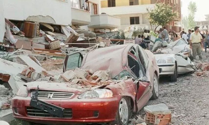 99 yılındaki büyük Marmara depremi felaketinin 23. senesine özel 23 acı görüntü!
