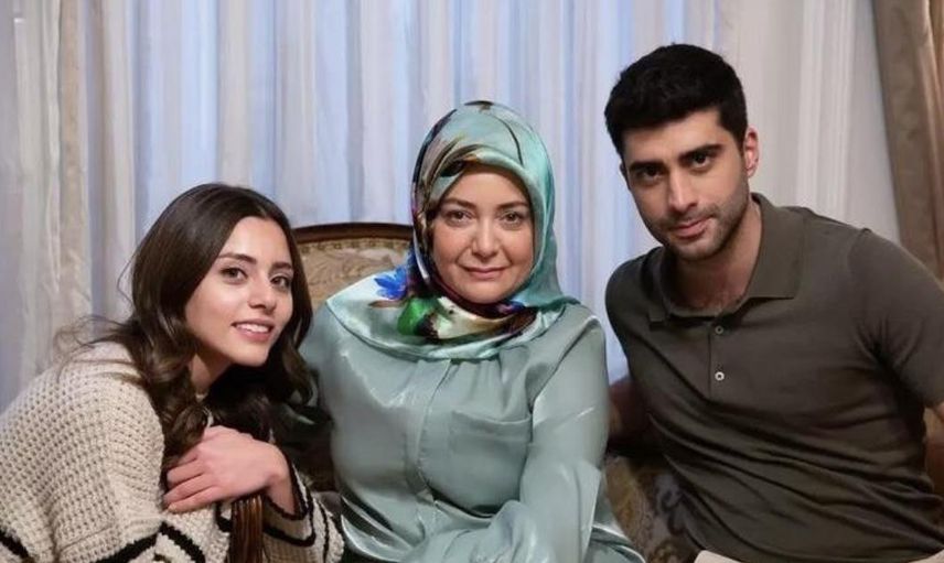 Kızılcık Şerbeti'nin güzel oyuncusu sevgilisiyle yakalandı o anlar olay oldu