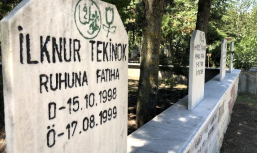 Gölcük Depreminde Hayatını Kaybeden Aynı Aileden 9 Kişinin Ölüm Tarihi Aynı