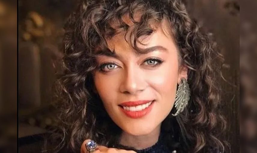 Bahar ile ekranlara dönen Demet Evgar'ın güzelliği meğer anneden mirasmış! ''Genetik güzellik!''