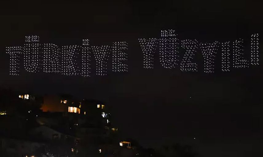 Cumhuriyetin 100. yılı kutlamalarına drone gösterisi damga vurdu: 500 drone ile dev gösteri hayranlık uyandırdı