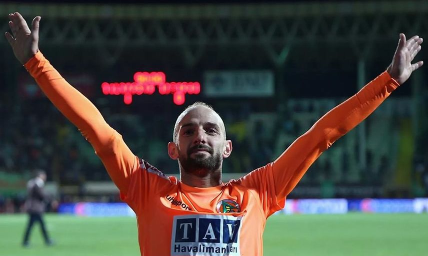 Beşiktaş Efecan Karaca'yı Transfer Etmek İstiyor!