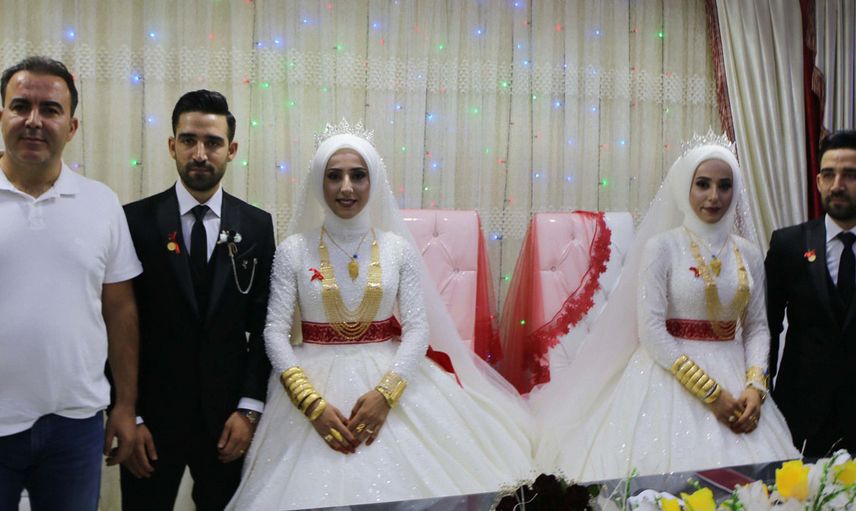 Adıyaman'da ikiz kardeşler evlendi