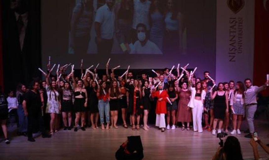 Acun Ilıcalı Öğrencilere Müjdeyi Verdi
