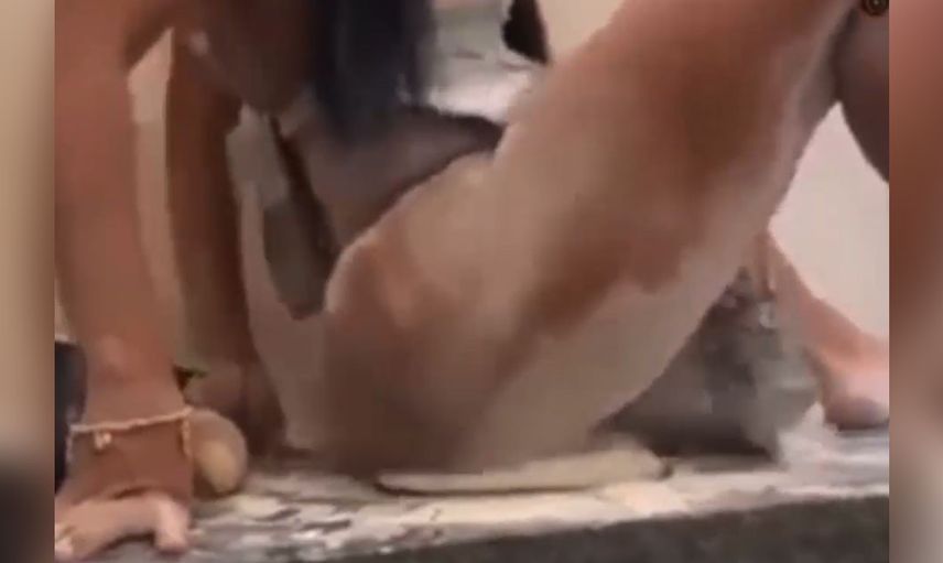 Kalçasıyla pizza hamuru açmaya çalıştı! Genç kadının o videosu insanı pizzadan soğuttu İtalya bu videoyu görse dava açar!