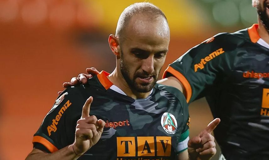 Medipol Başakşehir Alanyasporlu Efecan Karaca'yı Transfer Etmek İstiyor!