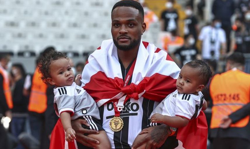 Lyon, Cyle Larin'i Transfer Etmek İstiyor!