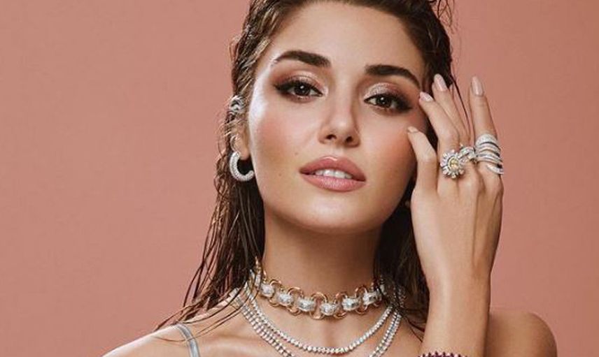 Sır Gibi Saklıyordu: Hande Erçel’in Gerçek Boyu Ortaya Çıktı