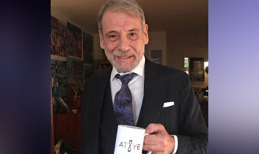 Gözyaşlarını tutamadı