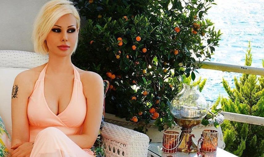 Adnan Oktar'ın kediciklerle yaptığı fantaziler hayrete düşürdü