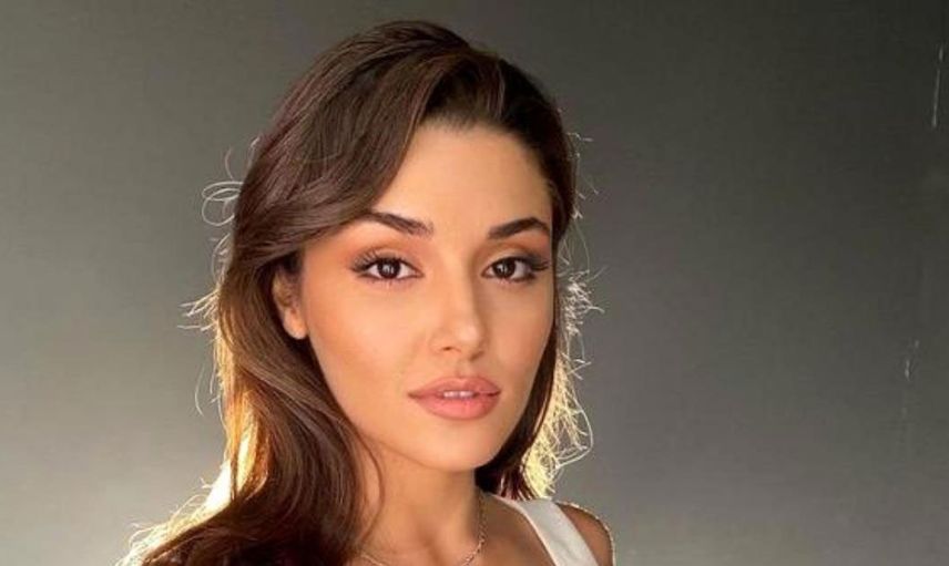 Hande Erçel kendisini ifşa etti! Yanlışlıkla paylaştığı fotoğrafta Erçel'in her yeri göründü 'Silmekte geç kaldın Hande gördük her yerini'