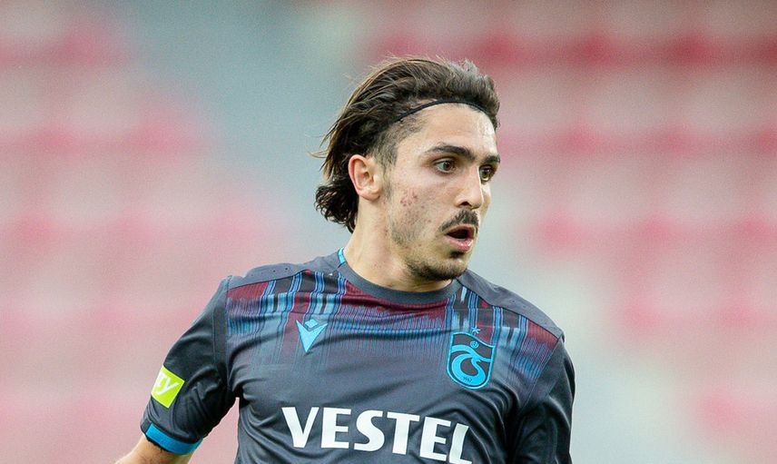 Trabzonspor-Galatasaray Derbisinde Abdülkadir Ömür, Gözyaşlarına Hakim Olamadı!