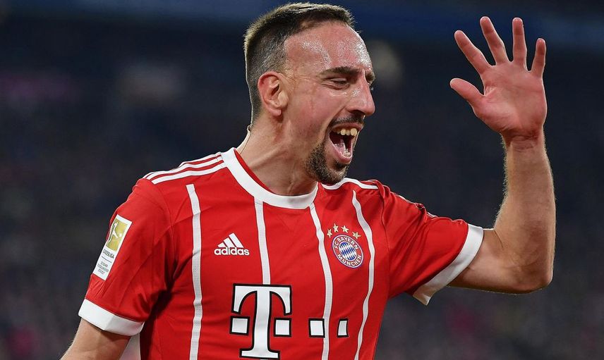 Galatasaray'ın eski yıldızı Franck Ribery geçirdiği trafik kazası sonrası hastaneye kaldırıldı!