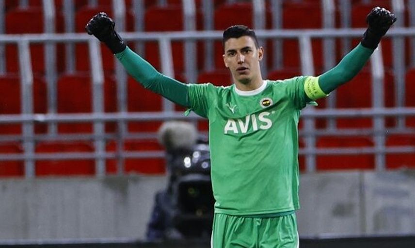 Roma Fenerbahçe'den Berke Özer'i Transfer Etmek İstiyor!