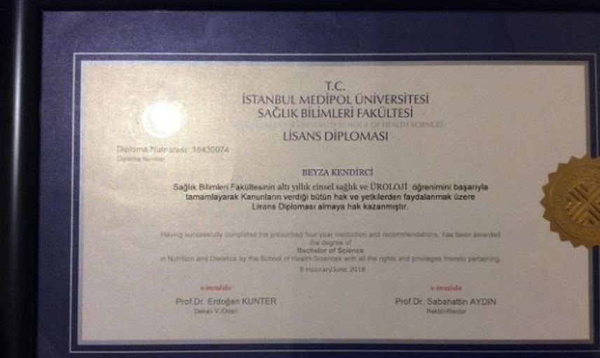 Kendisini Doktor Olarak Tanıtıyordu