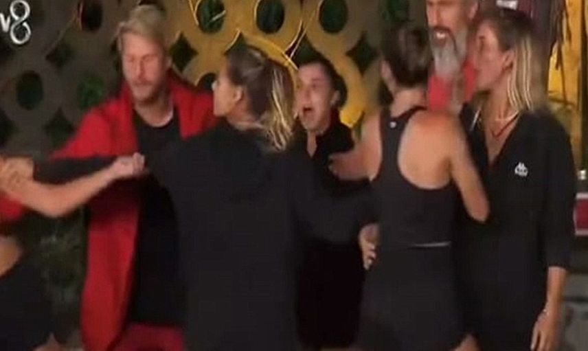 Survivor'da düello sonrası büyük kavga: Aleyna ve Berna birbirine girdi!