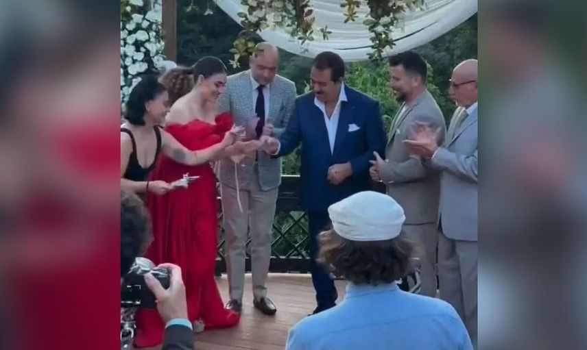 İbrahim Tatlıses'in kızı Dilan Çıtak nişanlandı! Nişan töreninde İmparator İbo damada öyle bir şey yaptı ki görenler şoke oldu! Bunu da yapmazsın