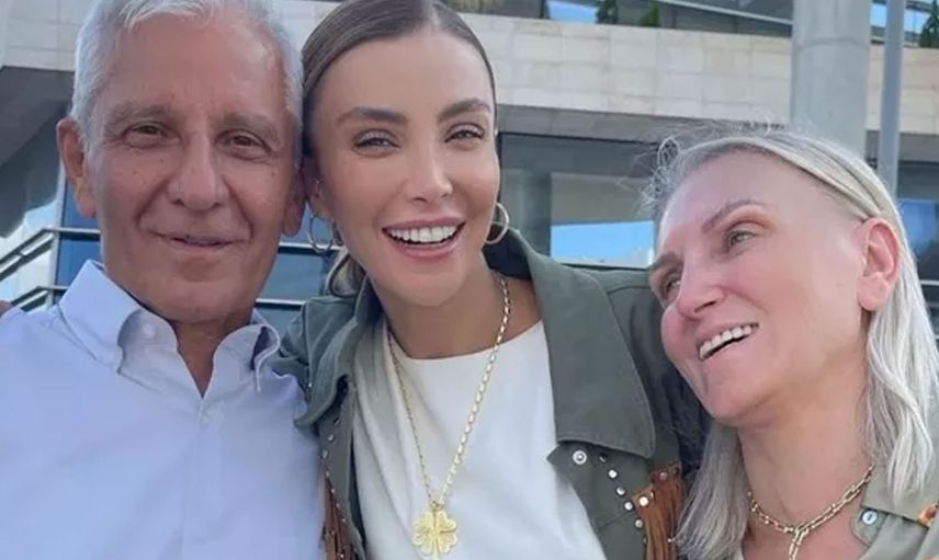 Özge Ulusoy aldığı haberle yıkıldı: Babası trafik kazasında hayatını kaybetti