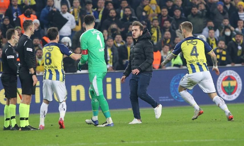 Fenerbahçe - Trabzonspor derbisinde yaşanan olaylar medyada yer bulmadı! Benzer olaylar Trabzon'a ceza yağmıştı