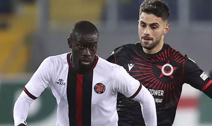 Son olarak Trabzonspor forması giymişti