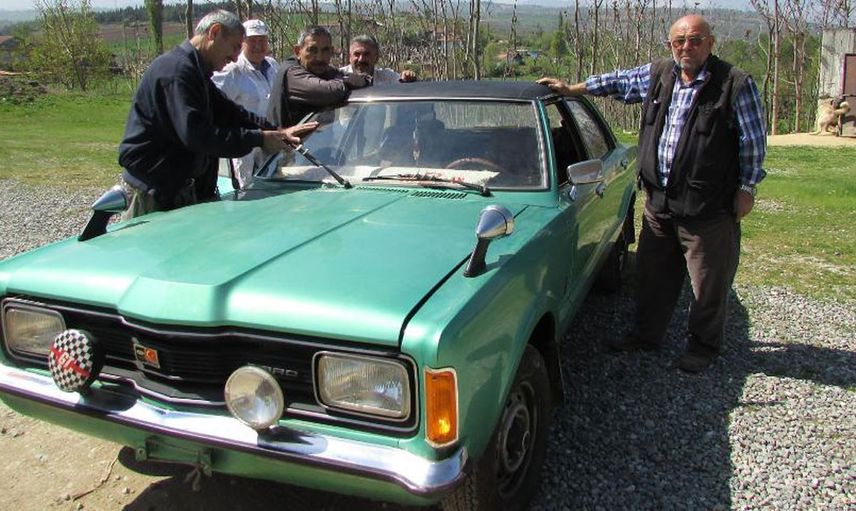 37 yıl sonra otomobilini kapattığı yerden çıkardı! Gördükleri karşısında şoke oldu!
