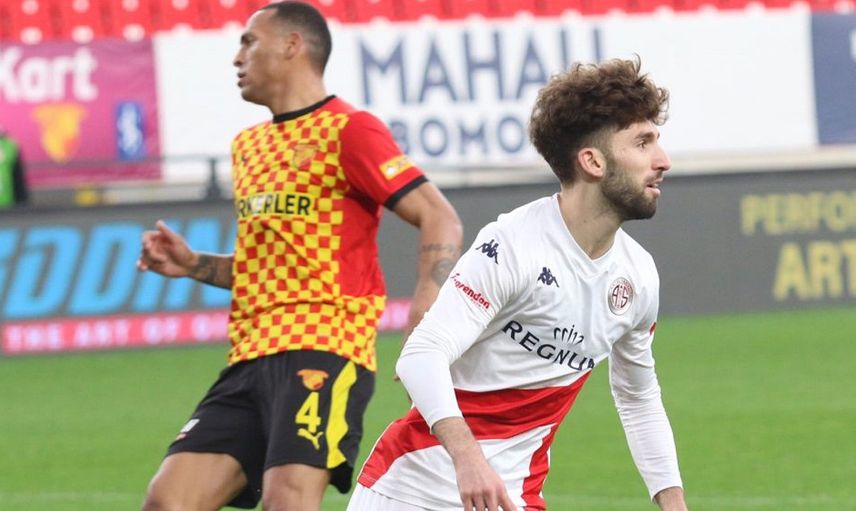 Trabzonspor Antalyasporlu Doğukan Sinik'i Transfer Etmek İstiyor!