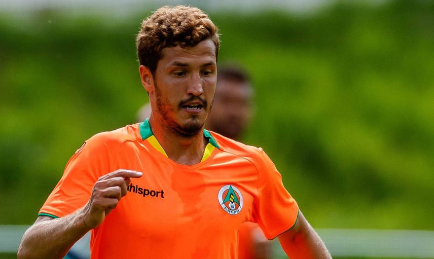 Beşiktaşlı Salih Uçan Kiralık Olarak Başakşehir'e Transfer Oldu