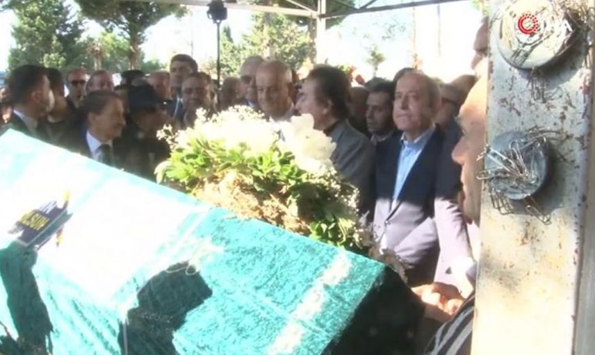 Halit Kıvanç'ın cenaze töreni yapıldı! Cenazedeki saygısızlık herkesi kızdırdı