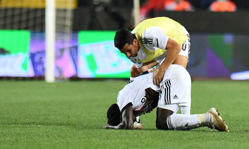 Beşiktaş Yönetimi Fabrice N'Sakala İle Yollarını Ayırıyor!