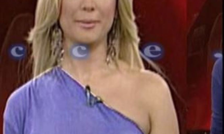 Sokağa Üstsüz Çıkan Ünlüler Kervanına Demet Özdemir'de Katıldı