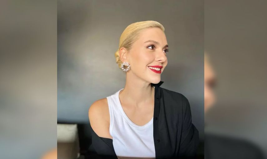 Ünlü oyuncu Bergüzar Korel'den bornozlu paylaşım! ''Banyoda uzun zaman geçirip...''
