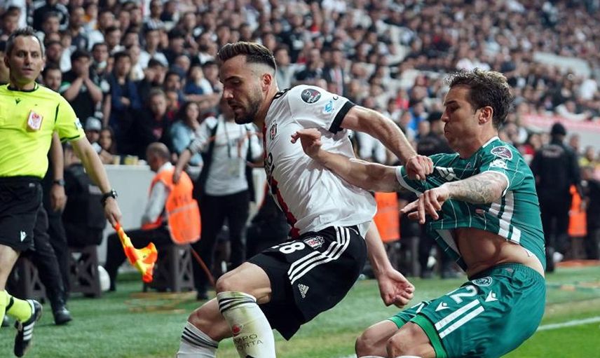 Önder Özen Beşiktaş'ta sözleşmesi sona erecek olan oyuncuların büyük bir avantaj olduğunu ayrıca Sörloth'un takıma çok uygun bir forvet olacağını söyledi