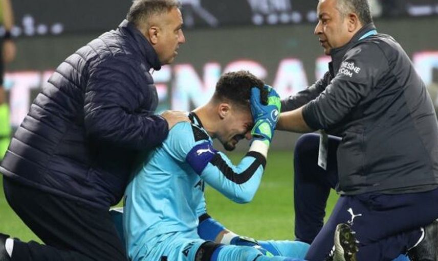 Fenerbahçe'de Altay Bayındır'dan Gelen Haber Yüzleri Güldürüyor!