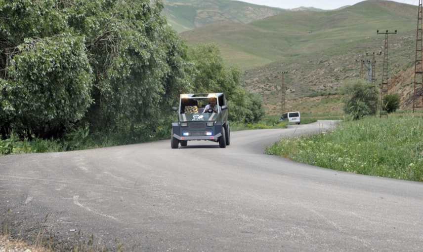 Hakkarili Mehmet Çoban Kendi Arabasını Yaptı