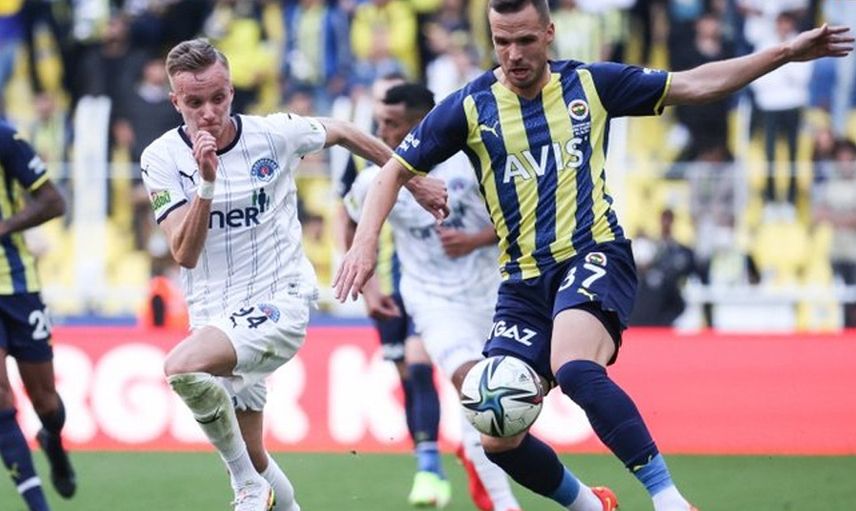 Fenerbahçe'de Mesut Özil, Vitor Pereira'ya Tepki Gösterdi!
