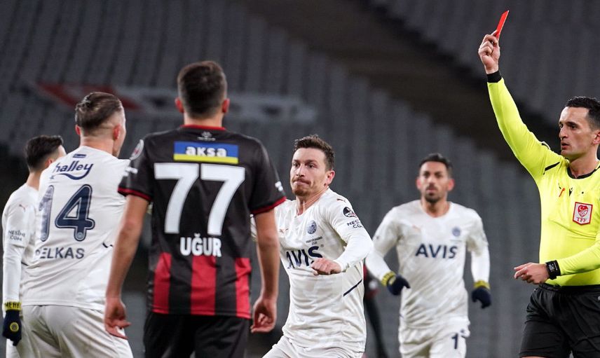 Hakkı Yalçın Fenerbahçe İle İlgili Dikkat Çeken Açıklamalarda Bulundu!