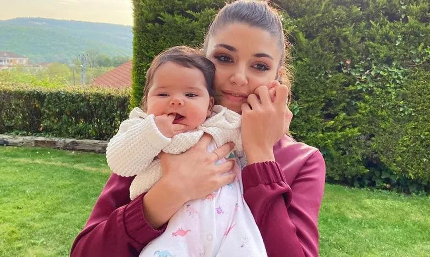Hande Erçel Yürekleri Sızlattı!