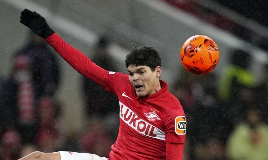 Fenerbahçe sol bek transferinde gündemine Ayrton Lucas'ı aldı!