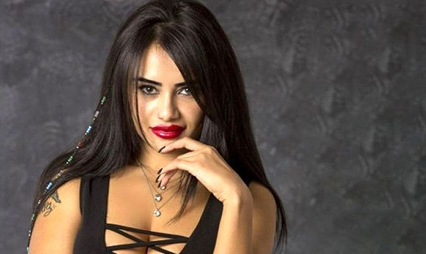 Fenomen gelin adayı sınırları zorladı! Naz Mila yatak odasında verdiği pozlarla erkek takipçilerini çıldırttı
