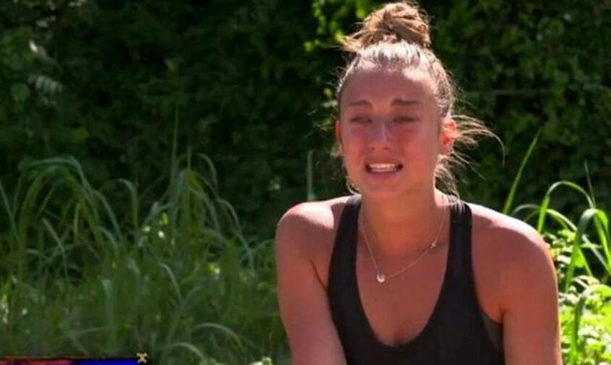 Gözler bugün de bayram etti! Survivor'un eski yarışmacısı Aleyna şok baskın yiyince sütyensiz kapıyı açtı görenlerin yüreği hopladı