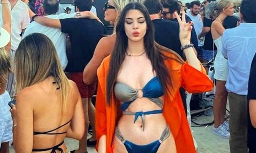 Defne Samyeli'nin sürekli 16 yaşında olan güzel kızı Derin Talu erkekleri coşturmaya devam ediyor!