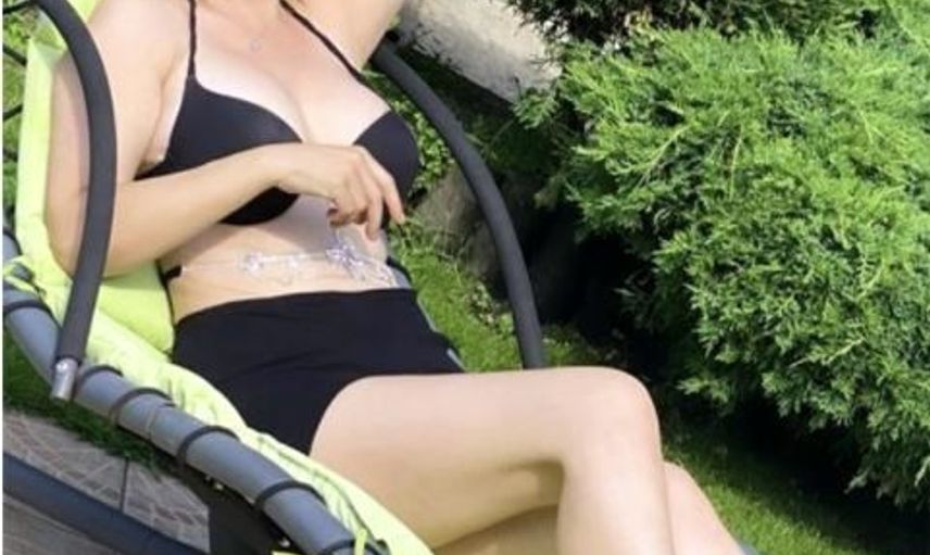 Songül Karlı'dan Havuz Sefası! Siyah Bikinisiyle Mest Etti
