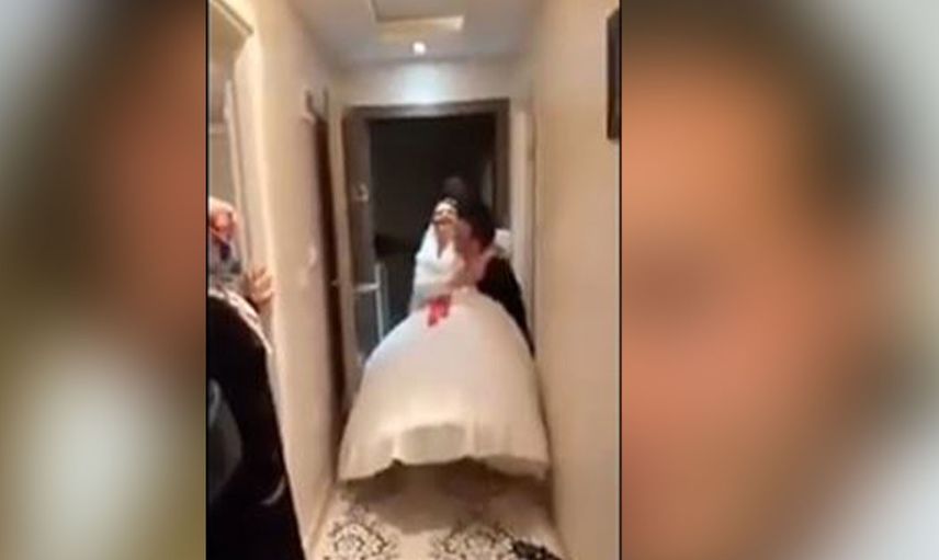 Gerdeğe girmek için gelini kucağına alamayınca yaptığı şey herkesi şok etti!